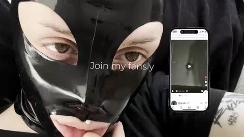 Diva Silvia online show from 12-17-25, 04:46