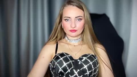 Funny  girl online show from 12-17-24, 10:43