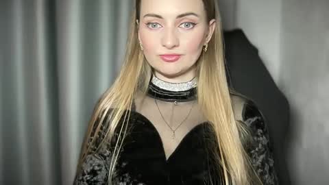 Funny  girl online show from 12-28-24, 11:48