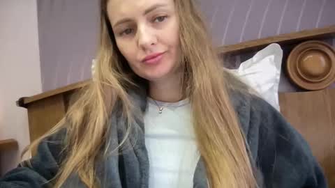 Funny  girl online show from 11-17-25, 09:26