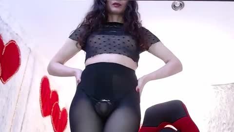 Snapshot of violeet4u chatting on 01-19-25, 05:07 Mistress V. online show from 01-19-25, 05:07