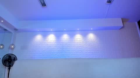 Violett  Everyday From 0530 to 1430 Col Time online show from 02-21-25, 04:59