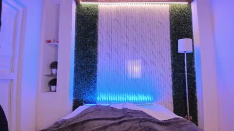 Violett  Everyday From 0530 to 1430 Col Time online show from 09-15-25, 10:37