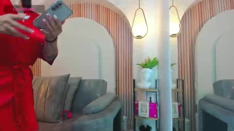 Violette online show from 02-14-26, 10:23