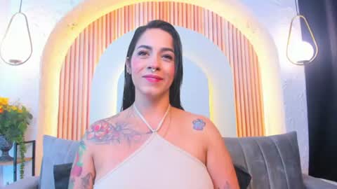 Violette online show from 06-15-26, 10:50