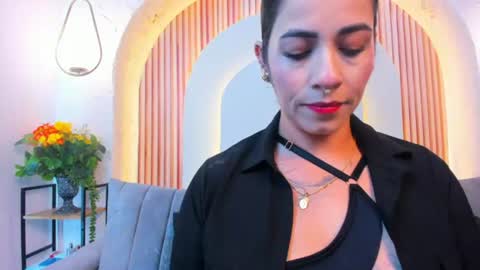 Violette online show from 06-18-26, 10:09