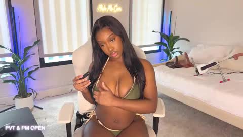 Fantasy Black Girl online show from 01-22-25, 09:32
