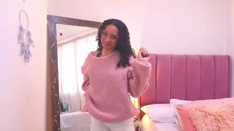 violet__15 online show from 05-02-26, 12:21