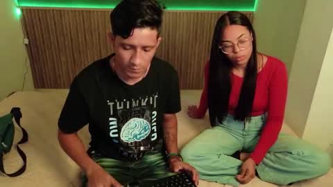 violet_and_dylan online show from 12-15-25, 12:09