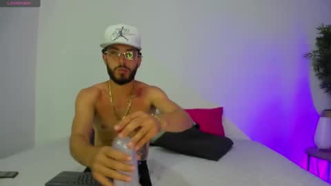 Violet and Paul online show from 09-23-25, 03:09