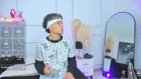 Violet and Paul online show from 10-25-25, 03:58