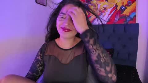 Snapshot of violet_blaze chatting on 11-14-25, 11:20 online show from 11-14-25, 11:20