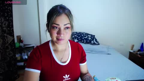 violet_bosh1 online show from 06-12-26, 07:46