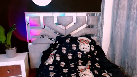 Violet  online show from 10-15-25, 03:06