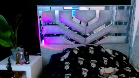 Violet  online show from 11-12-25, 11:21