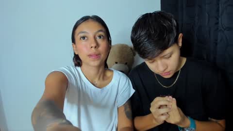 Snapshot of violet_casper_ chatting on 01-06-25, 10:02 Violet and Casper online show from 01-06-25, 10:02