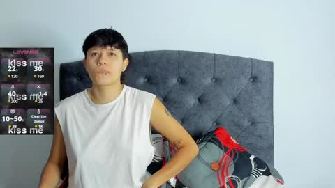 Snapshot of violet_casper_ chatting on 01-26-25, 09:51 Violet and Casper online show from 01-26-25, 09:51