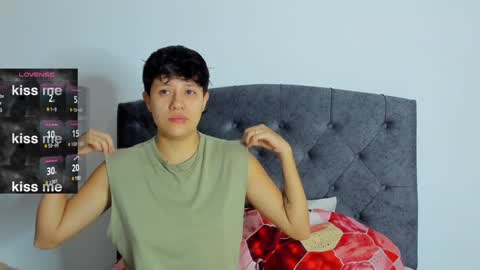 Snapshot of violet_casper_ chatting on 01-27-25, 09:55 Violet and Casper online show from 01-27-25, 09:55