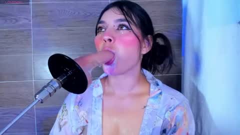 Snapshot of violet_fiore chatting on 07-16-26, 09:21 Violet Fiore online show from 07-16-26, 09:21