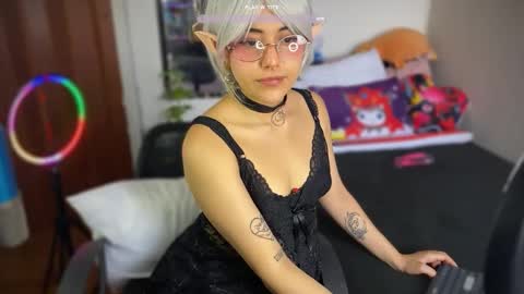 Violete Hentai01 online show from 02-21-25, 09:22
