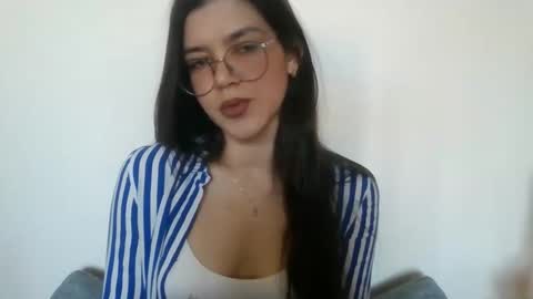 Snapshot of violet_moon999 chatting on 03-28-26, 02:16 violet_moon999 online show from 03-28-26, 02:16