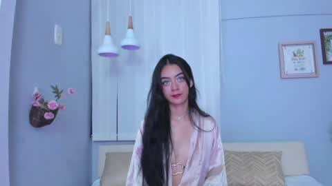 violet_moonligth online show from 06-08-26, 02:06