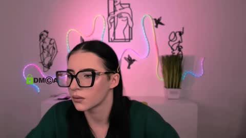 violet_moxi online show from 12-16-25, 06:18