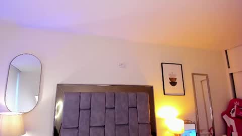 Violet Nova online show from 06-13-26, 11:30