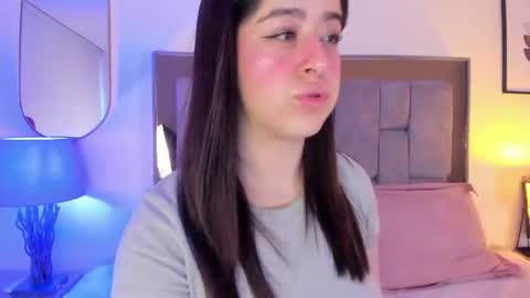 Violet Nova online show from 06-25-26, 11:37