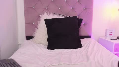 Mary online show from 01-23-25, 02:39