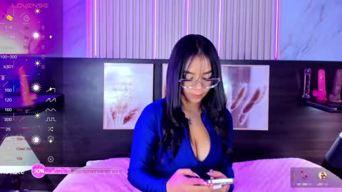 Violeta online show from 12-18-24, 04:06