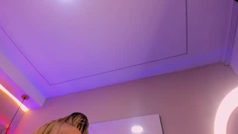 Violeta  online show from 10-29-25, 11:01