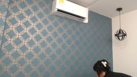 Violeta  online show from 12-16-24, 01:21