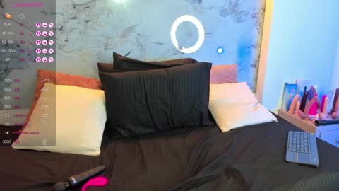 Violet  online show from 11-07-25, 04:23