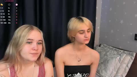 Dianashort hair Violetalong hair online show from 02-07-26, 12:20