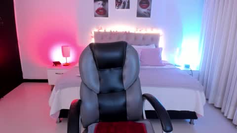 violeta_hotter_ online show from 10-13-25, 11:43