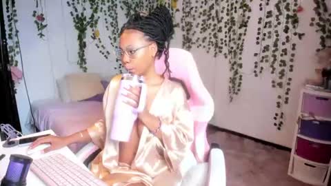 Violeta online show from 07-20-26, 05:59