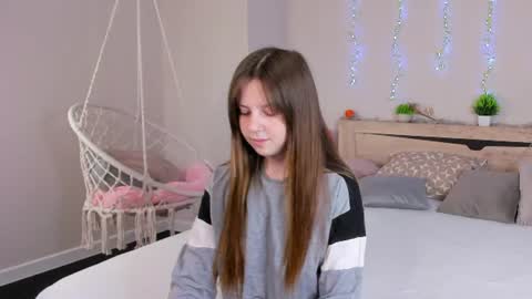 Snapshot of violeta_paul chatting on 06-25-26, 09:14 Violeta online show from 06-25-26, 09:14