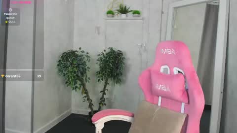 Snapshot of violeta_paul chatting on 07-06-26, 12:18 Violeta online show from 07-06-26, 12:18