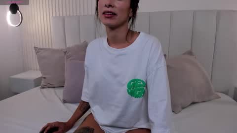 Snapshot of violeta_rodriguez_ chatting on 03-22-26, 08:12 Violeta Rodriguez online show from 03-22-26, 08:12