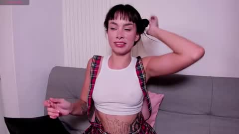 Snapshot of violeta_rodriguez_ chatting on 03-25-26, 05:30 Violeta Rodriguez online show from 03-25-26, 05:30