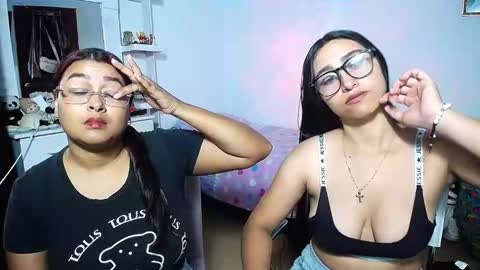 Snapshot of violeta_rouses chatting on 02-17-26, 03:29 violeta_rouses online show from 02-17-26, 03:29