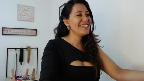 Snapshot of violeta_scott_ chatting on 04-21-26, 04:01 violeta_scott_ online show from 04-21-26, 04:01