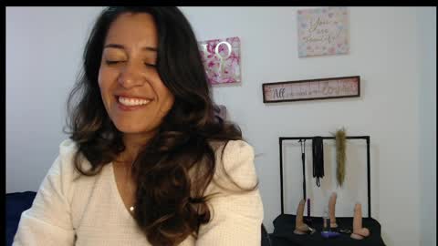 Snapshot of violeta_scott_ chatting on 05-05-26, 12:57 violeta_scott_ online show from 05-05-26, 12:57