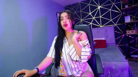 Snapshot of violeta_velle chatting on 10-10-25, 01:21 violeta_velle online show from 10-10-25, 01:21