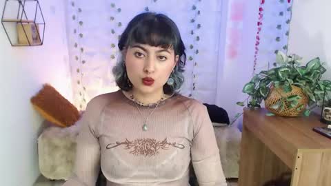 Snapshot of violeta_ximenez chatting on 10-16-25, 07:15 Violeta online show from 10-16-25, 07:15