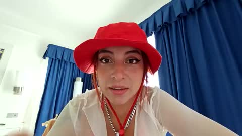 Snapshot of violetaarey chatting on 11-07-25, 04:51 Violeta Help me reach 150 thumbs up online show from 11-07-25, 04:51