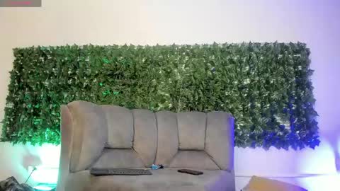 Snapshot of violetabliss1 chatting on 06-06-26, 12:21 VioletaBliss online show from 06-06-26, 12:21