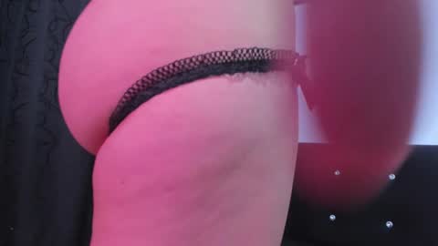 Snapshot of violetadumsper chatting on 01-19-25, 05:58 VioletaDums online show from 01-19-25, 05:58