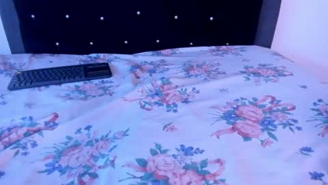 Snapshot of violetadumsper chatting on 10-05-25, 03:27 VioletaDums online show from 10-05-25, 03:27